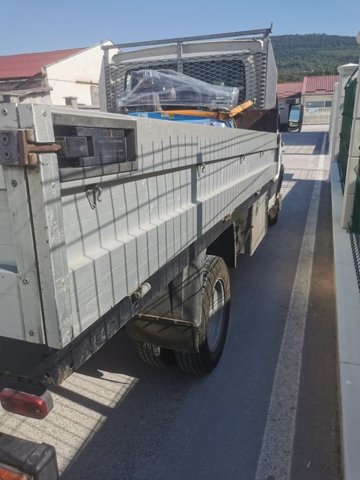 Продавам товарен бус Ивеко 35С17