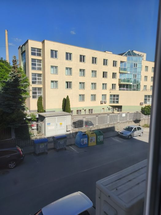Давам под наем  3 стаен срещу медицински колеж