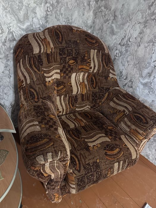 Отдам кресла и столик