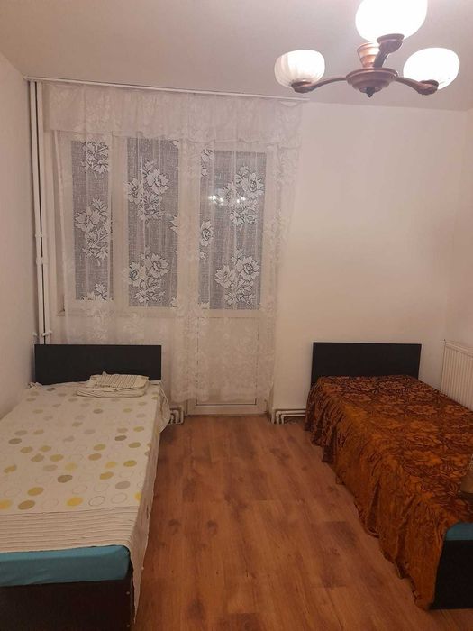 Apartament 2 camere – mobilat complet, centrală proprie, zona Isaccei