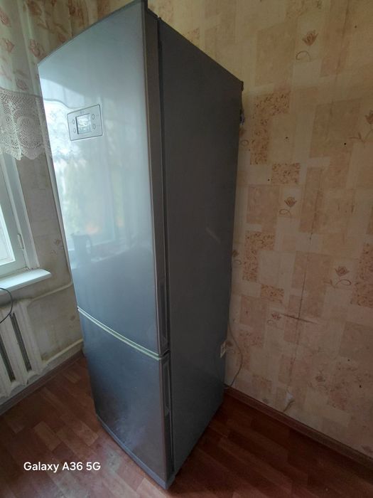 Продам холодильник LG