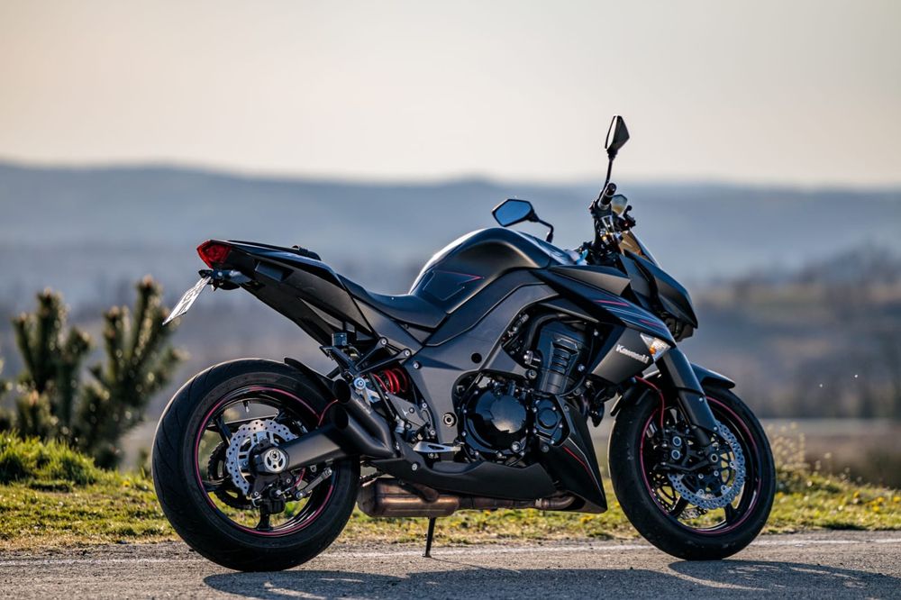 Vând kawasaki z 1000 2012