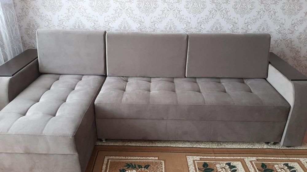 Диван б/у в удовлетворительном состоянии