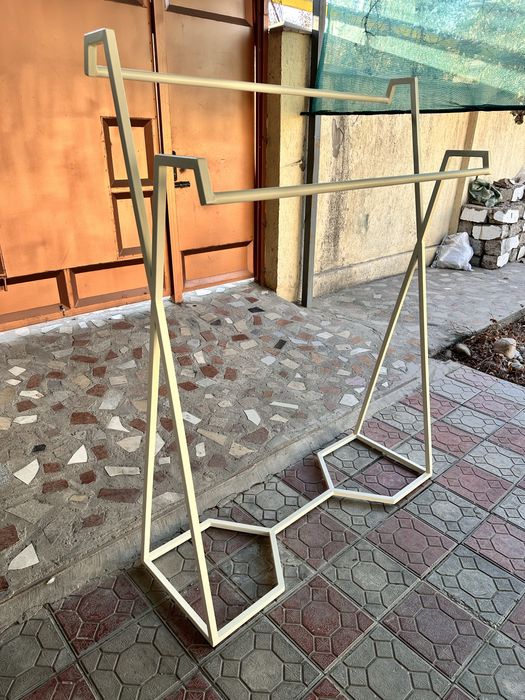 Вешалки рейлы стеллажи