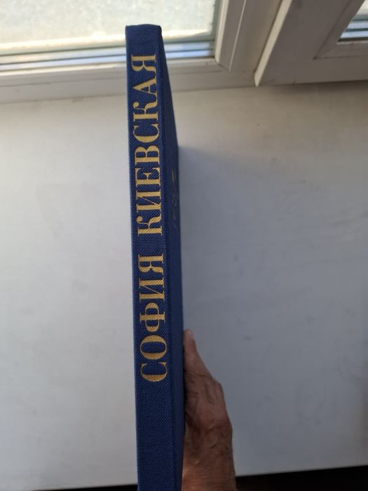 Книги на разные интересы.