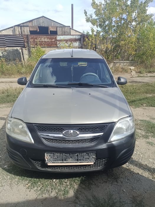 Lada largus 2013