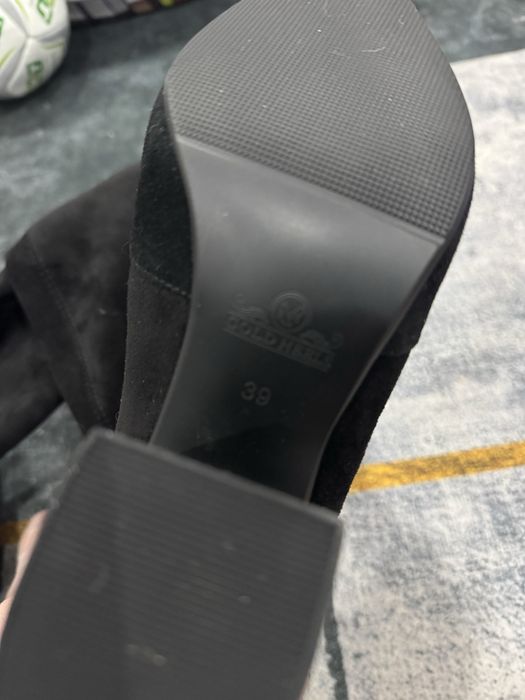 Продам женские сапоги