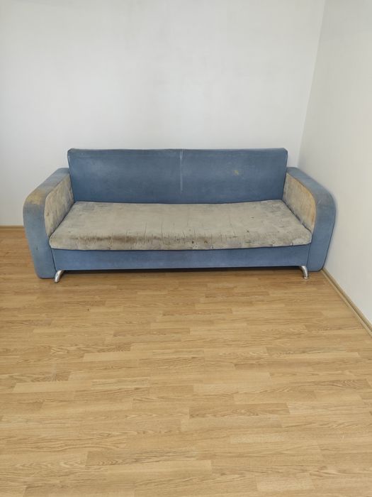 Диван самовывоз.