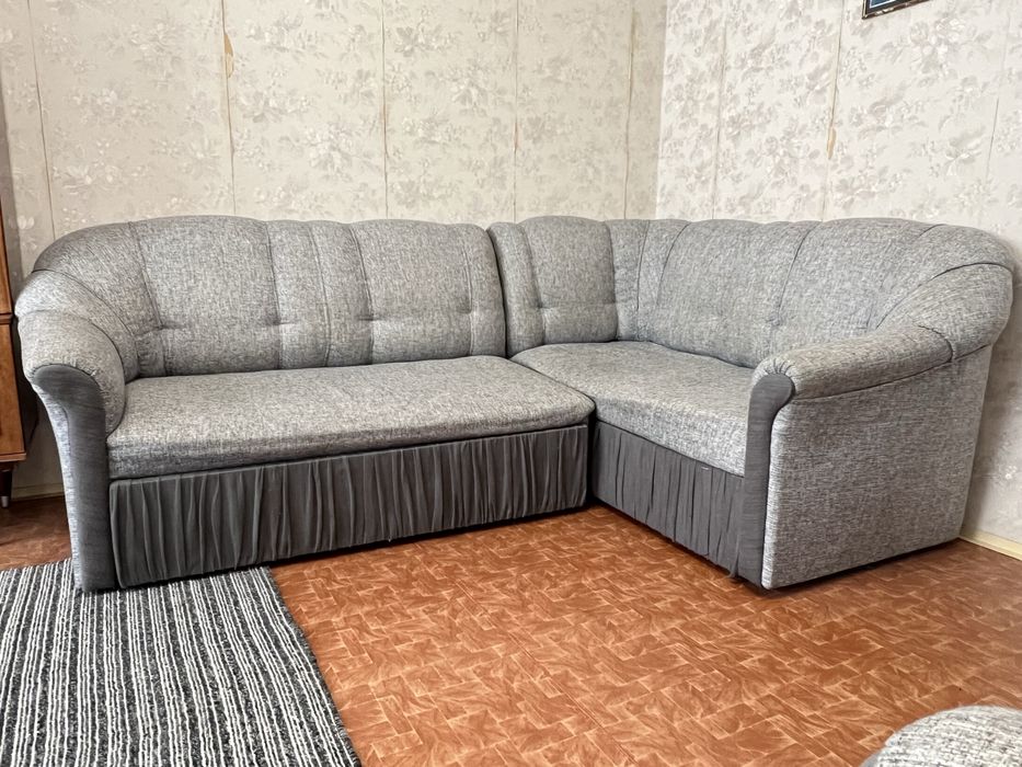 Диван угловой и 2 кресла