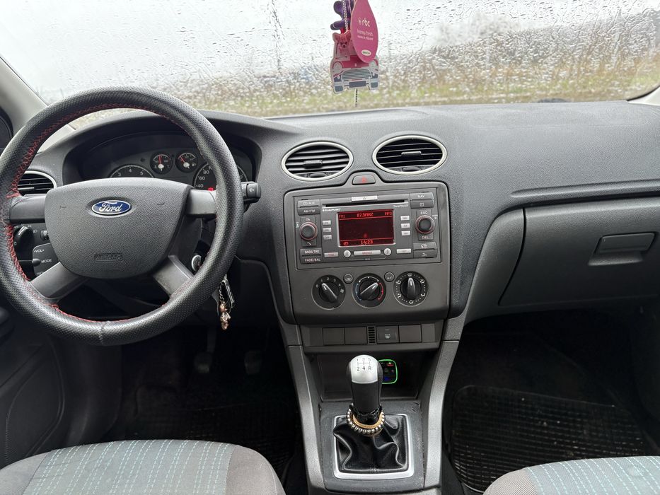 Vând Ford Focus 1.4 benzina