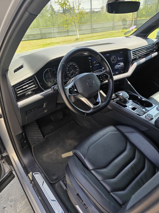 VW Touareg 3.0TFSI Plug-in Hybrid 462HP---Pret cash  36000€