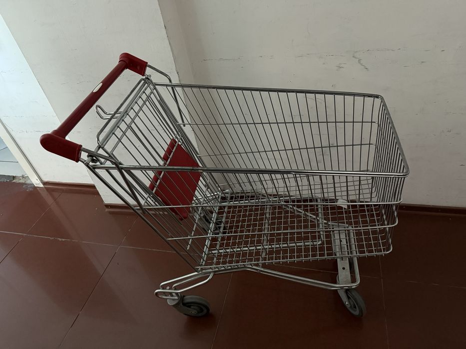 Продам столы и шкафы б/у