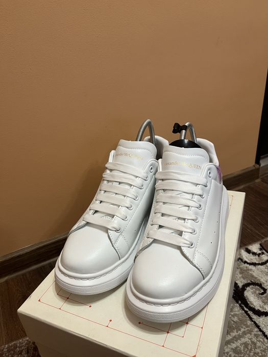 Vand Alexander MCQUEEN