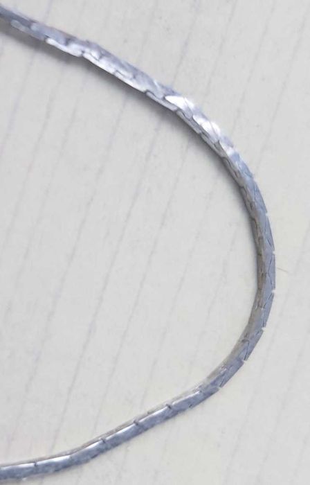 Продавам колие брошка гривна позлатени