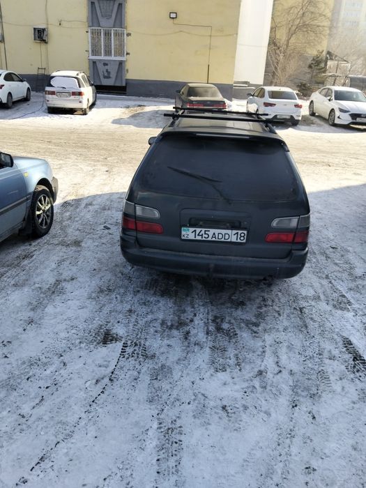 Автомобиль Тойота королла