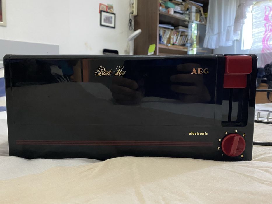 Тостер AEG Black line