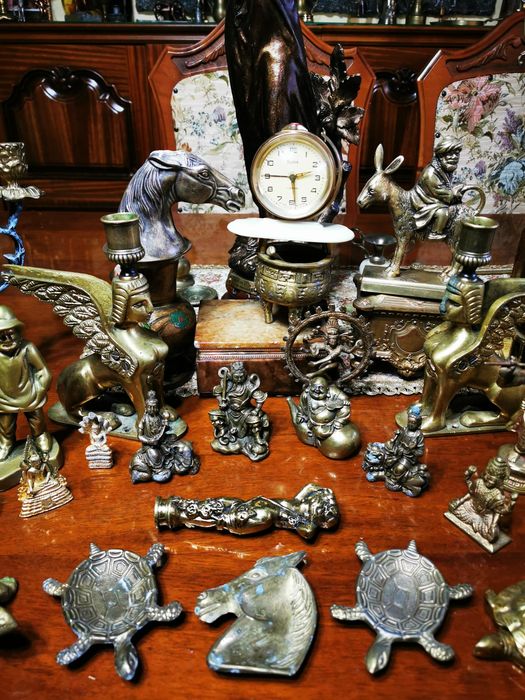 Vand statuete/figurine/statuie din bronz plin gravate in detaliu