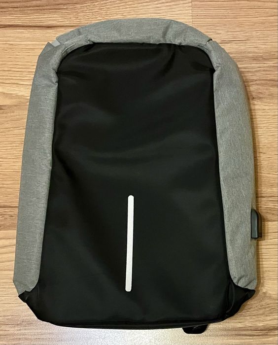 Сива модерна раница