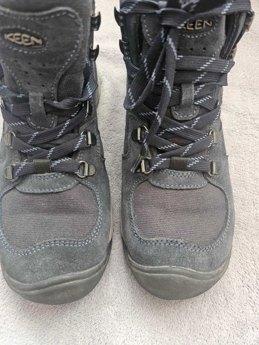 Дамски туристически обувки KEEN