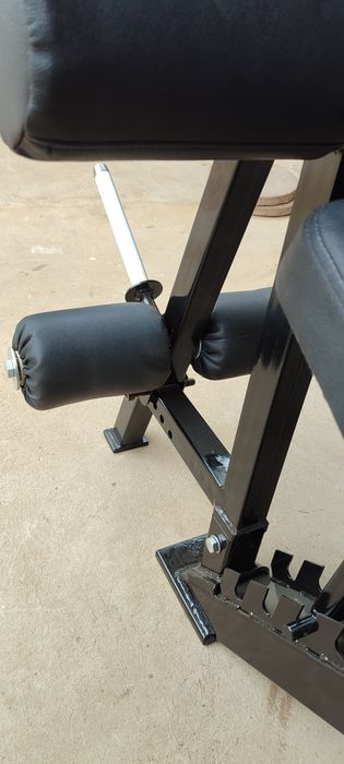 Скамья для жима штанги и разводки гантелями