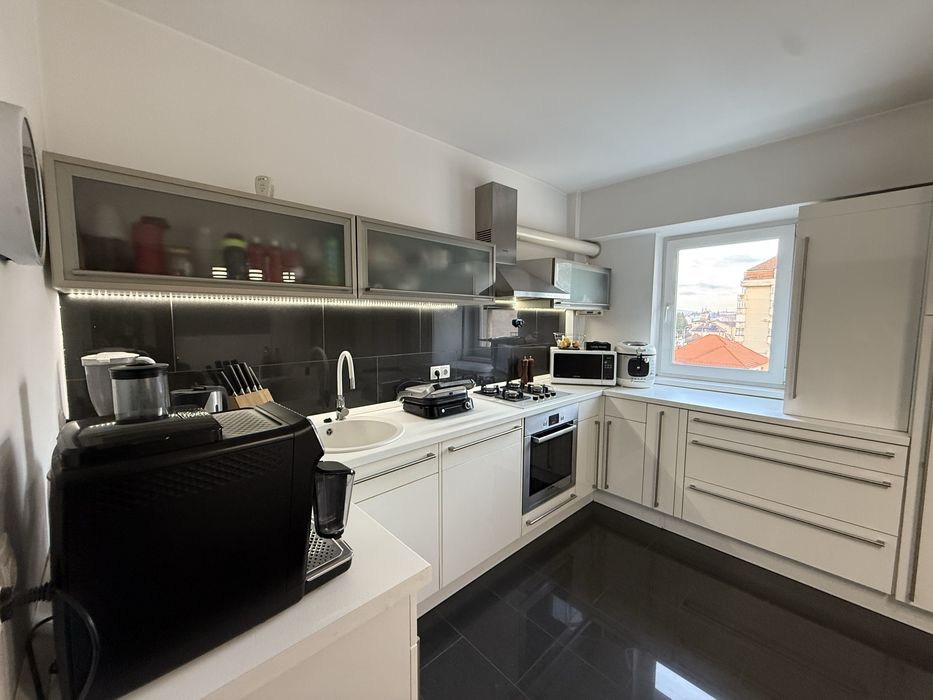Vand apartament 3 camere