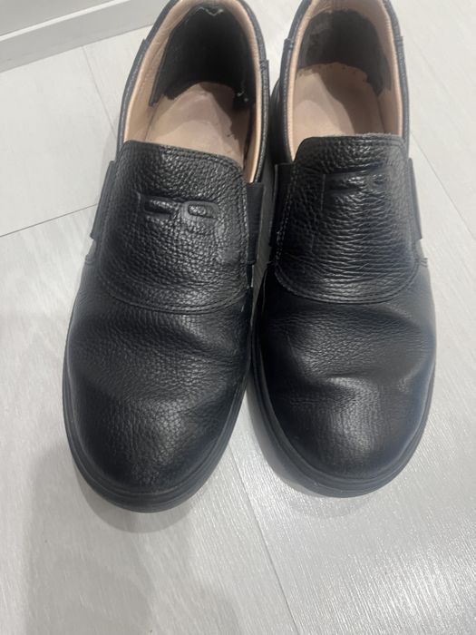 Продам ботинки школьные, черные