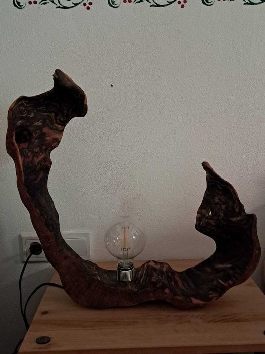 Lampa din lemn esenta pom fructifer rustica si unicat