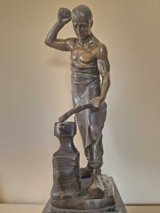 Скульптура Кузнец