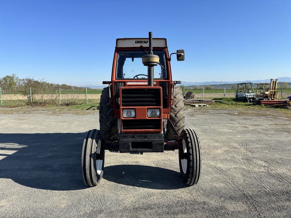 Tractor fiat 880 vopsea originala stare impecabila