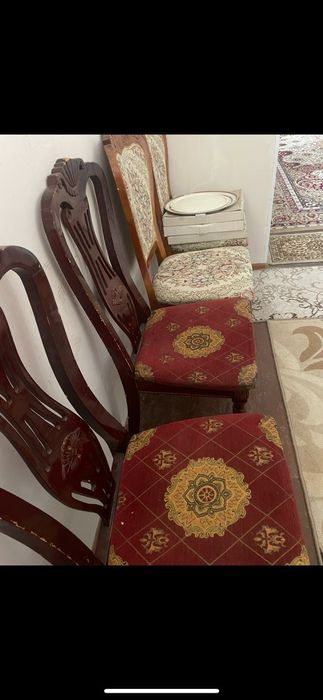 Продаётся стулья и стол