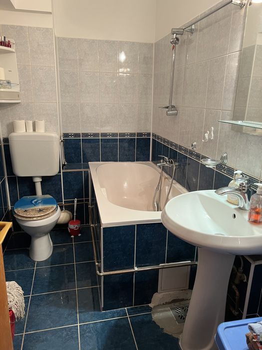 Inchiriez apartament 3 camere