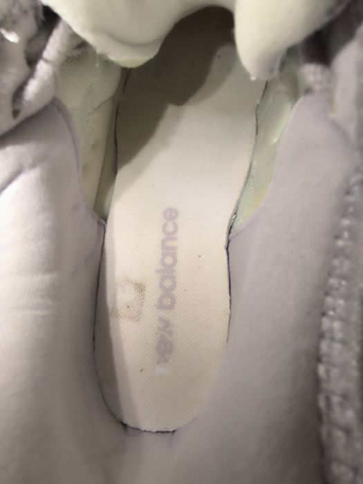 Adidasi New Balance 827