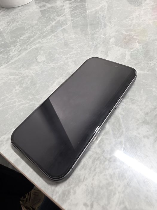 iPhone 17 почти новый. Без царапин.