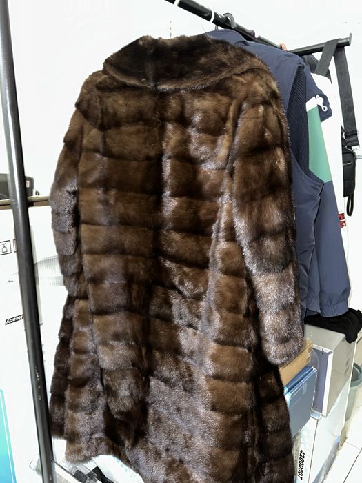 Продаю норковую шубу