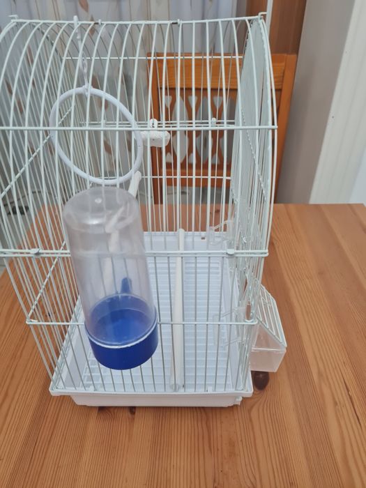 Продам клетку для попугая.