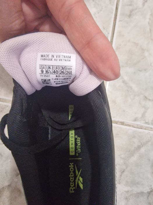 Маратонки reebok,