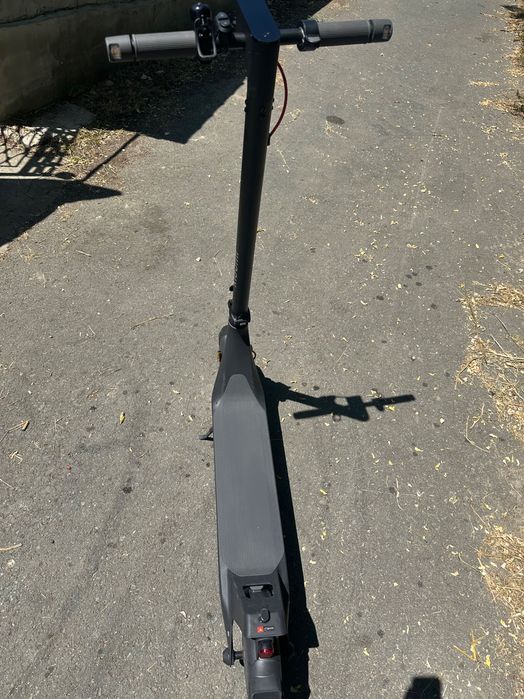 Vând Trotinetă Electrică Xiaomi Electric Scooter 4 Lite (2nd Gen) – Stare foarte bună