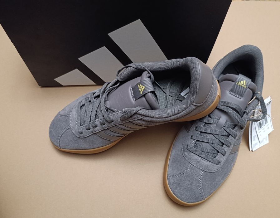 Adidas сиви обувки/кецове размер 45