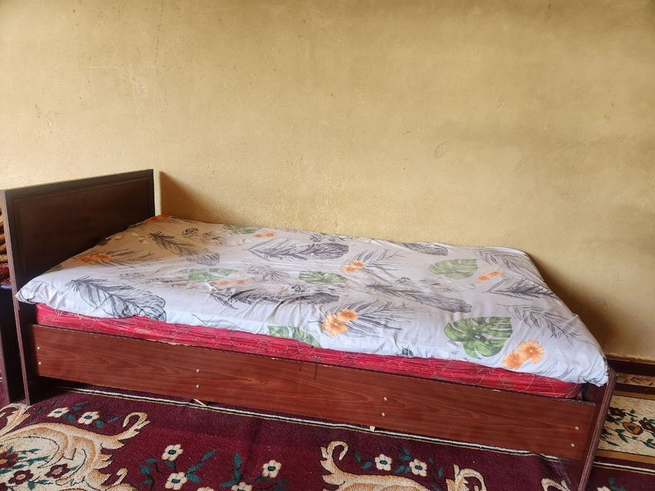 2 dona bir xil divan sotiladi