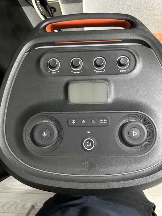 Jbl ultimate party box 1100