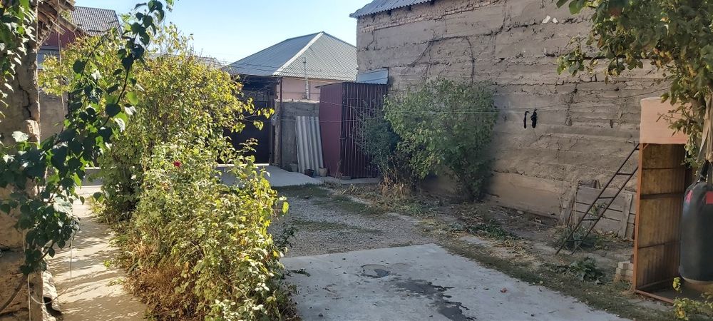 Продаётся дом из красного кирпича