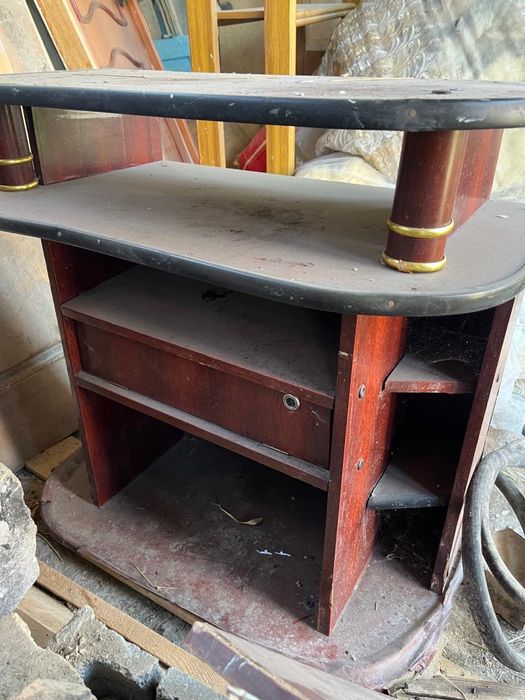 Продам тумбочку,шкафчик