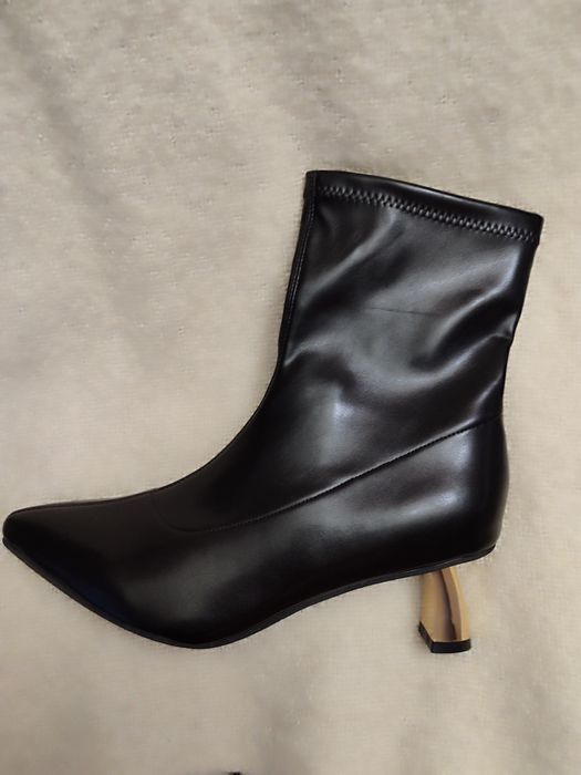 Ботильоны новые ис.кожи р.41
