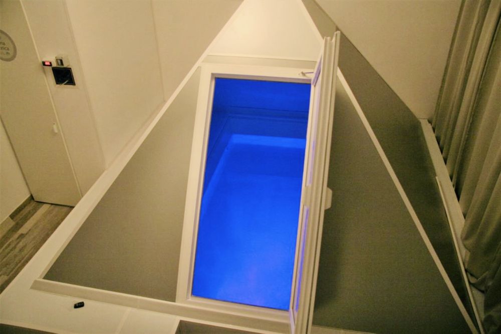 Incintă de plutire (float tank) second-hand