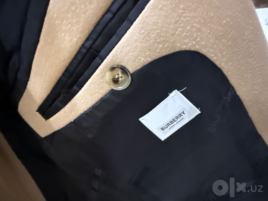 Brand: Burberry London, England