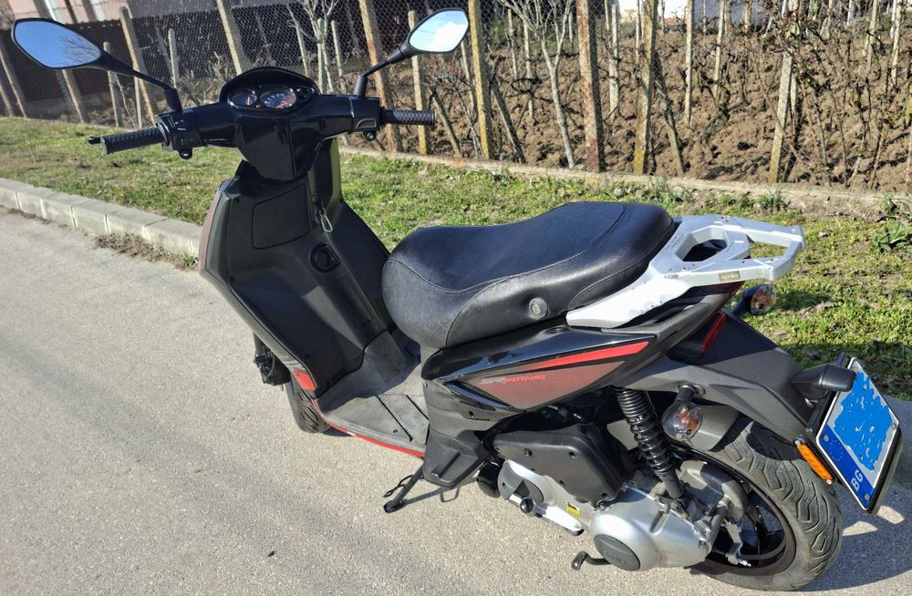 Aprilia Sr 125 Motard / Априлия Ср 125 ТОП СЪСТОЯНИЕ
