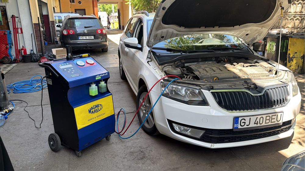 Incarcare freon R134A și R1234yf