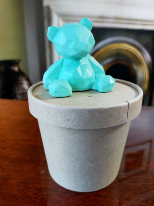 Мишка гипсовый на упаковке