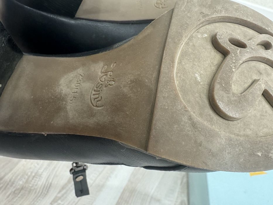 Продам отличные туфли осень весна