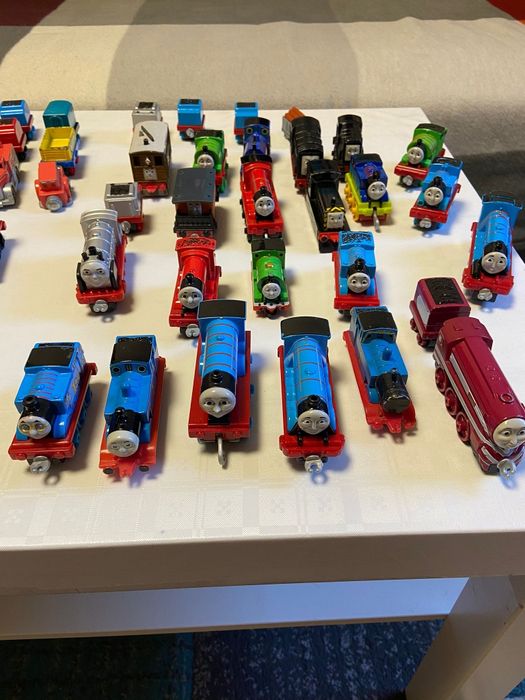 Thomas, Perci. Gordon Diesel 10. James. Din Metal.si Plastic Citiți to